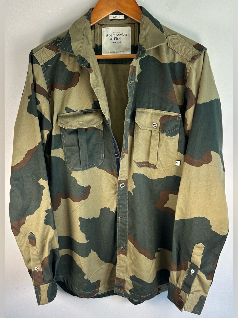 Abercrombie & Fitch Mens Button Up Shirt M/L Woodland Camo Military Muscle RARE